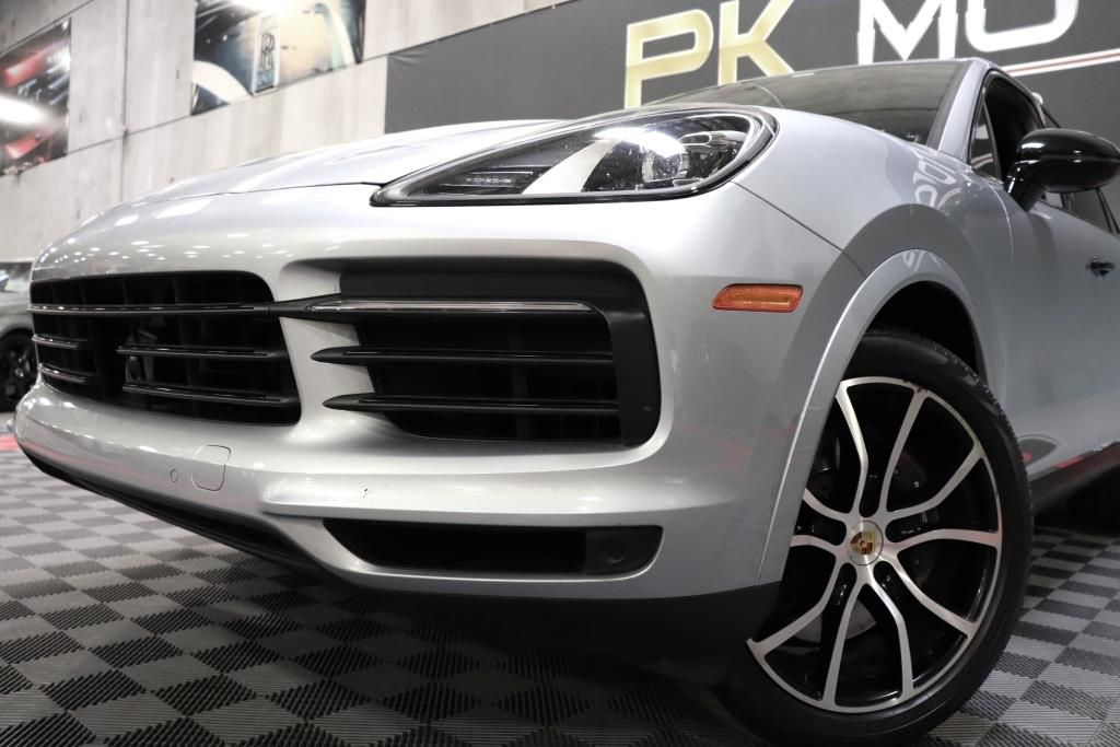 Photo 66 of this PORSCHE CAYENNE