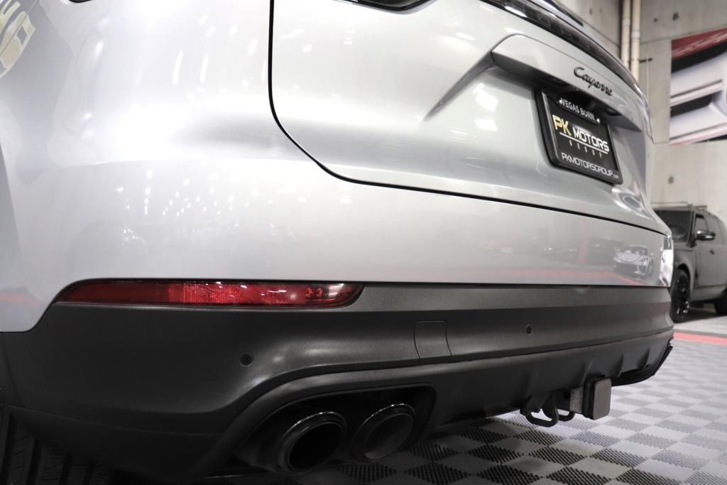 Photo 71 of this PORSCHE CAYENNE