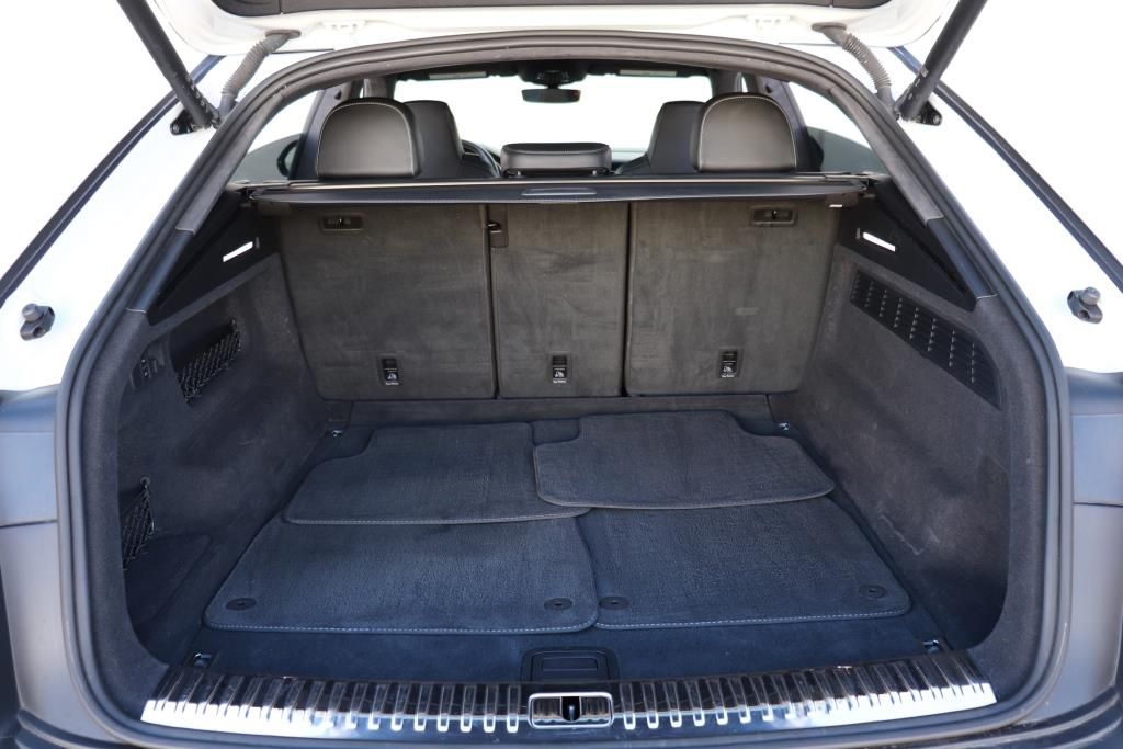 Photo 24 of this AUDI SQ8 PRESTIGE
