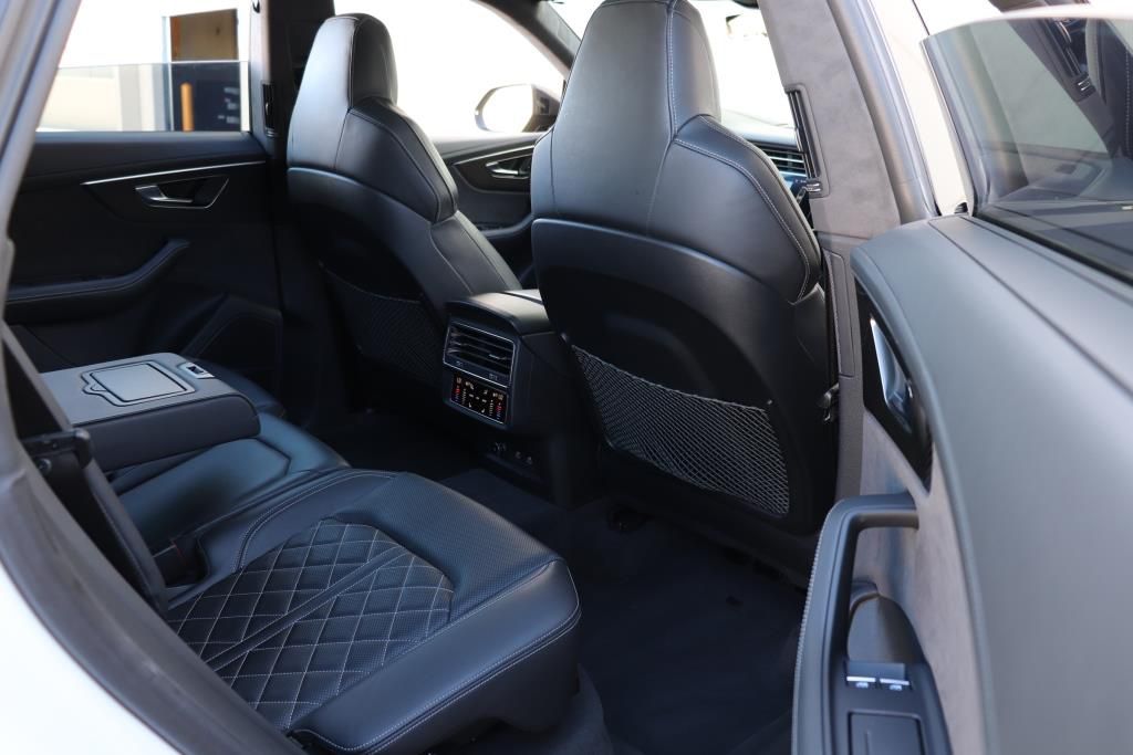 Photo 27 of this AUDI SQ8 PRESTIGE
