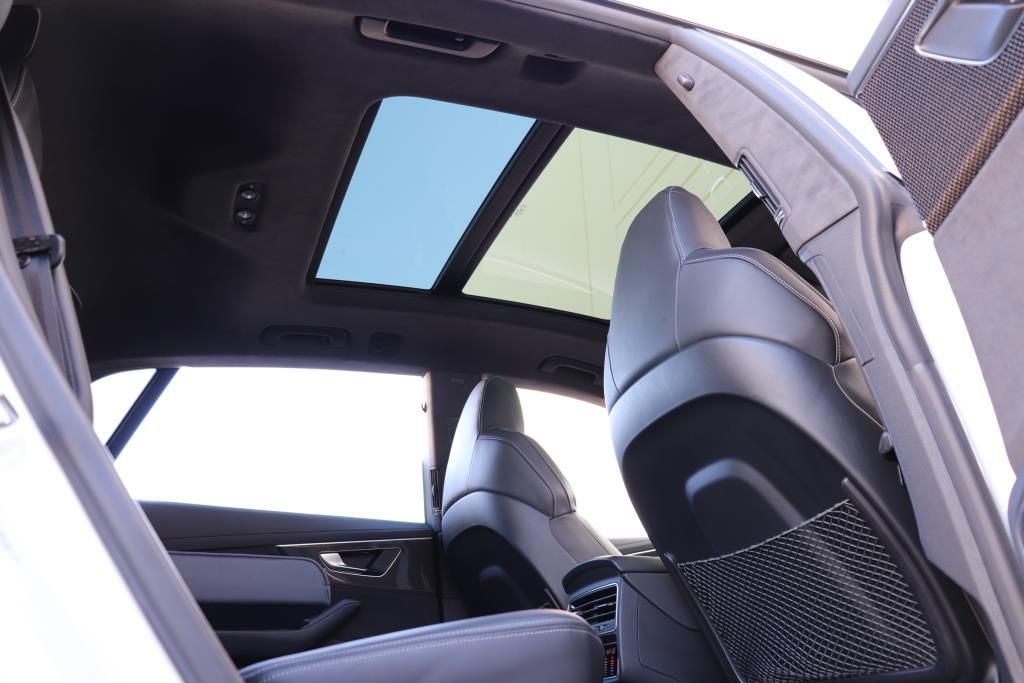 Photo 34 of this AUDI SQ8 PRESTIGE