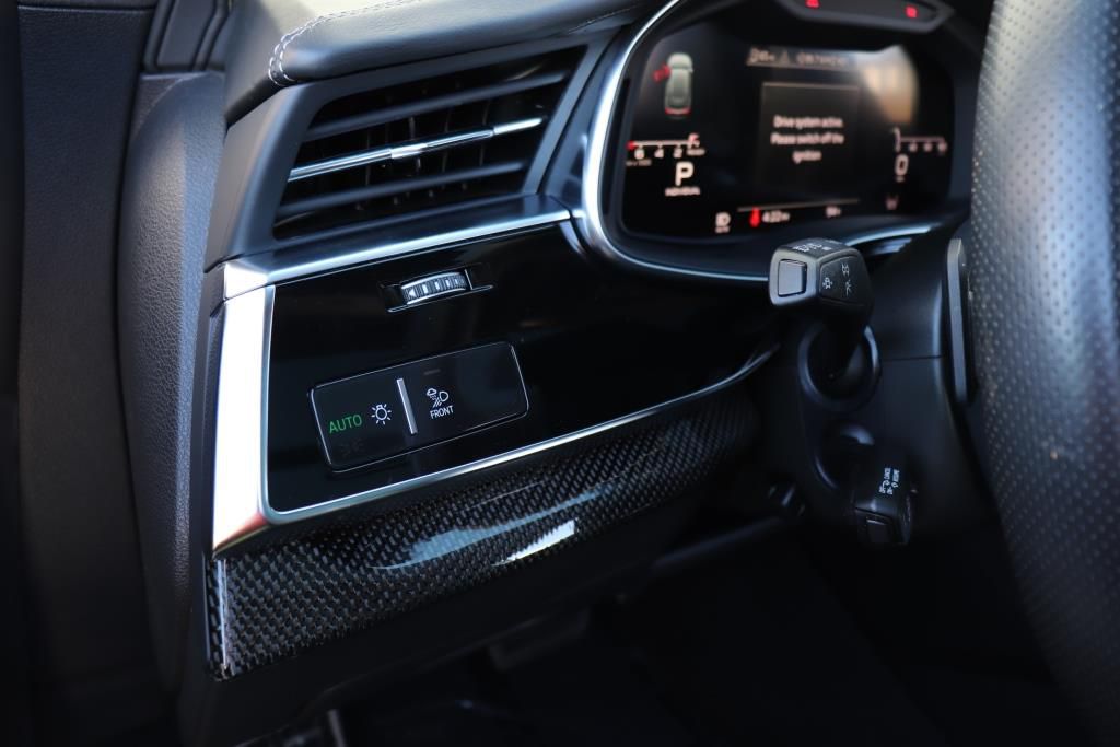 Photo 38 of this AUDI SQ8 PRESTIGE
