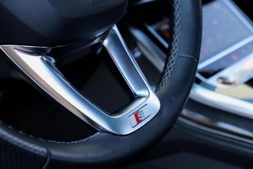 Photo 49 of this AUDI SQ8 PRESTIGE
