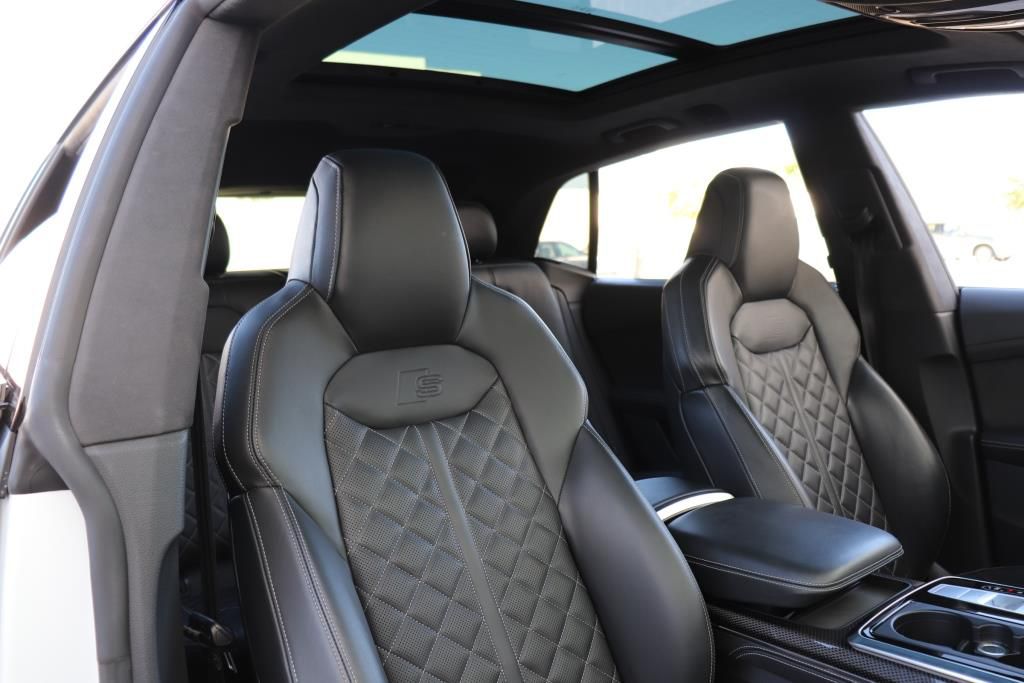Photo 58 of this AUDI SQ8 PRESTIGE