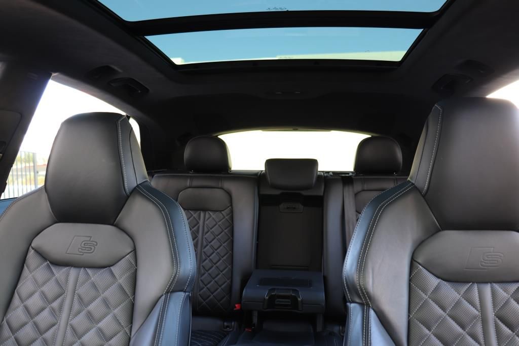 Photo 59 of this AUDI SQ8 PRESTIGE