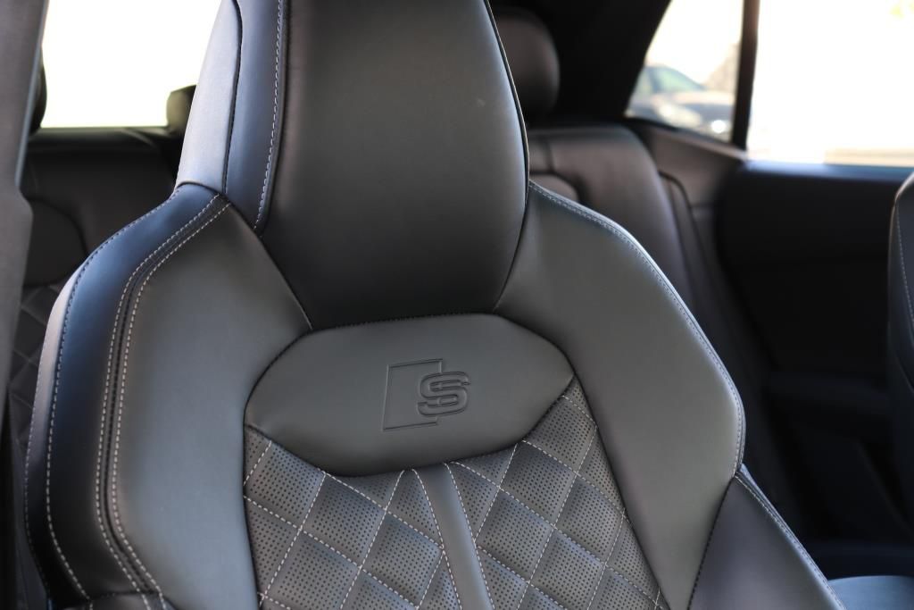 Photo 62 of this AUDI SQ8 PRESTIGE
