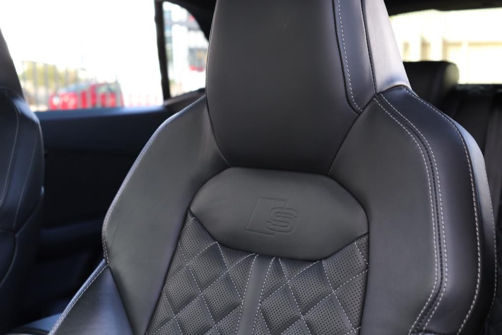Photo 63 of this AUDI SQ8 PRESTIGE