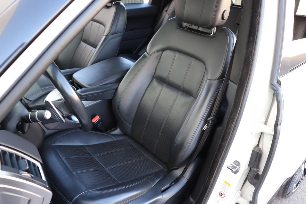 Photo 19 of this LAND ROVER RANGE ROVER SPO