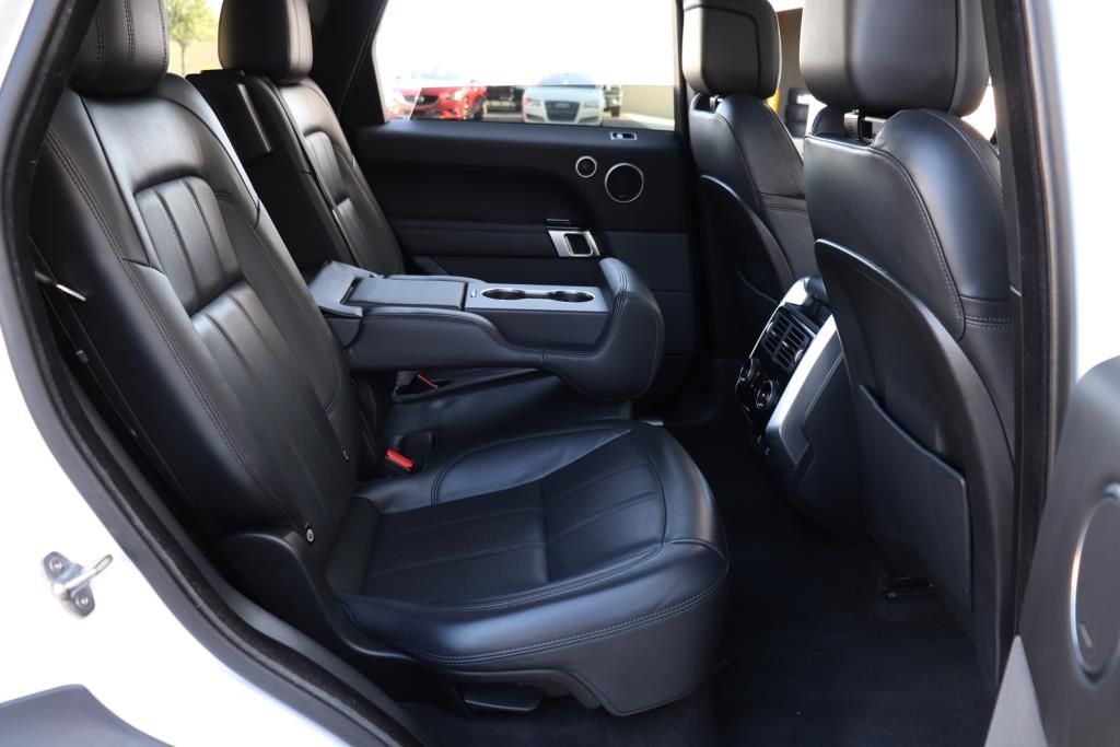 Photo 30 of this LAND ROVER RANGE ROVER SPO