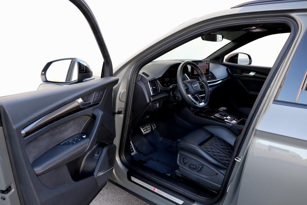 Photo 2 of this AUDI SQ5 PREMIUM PLU