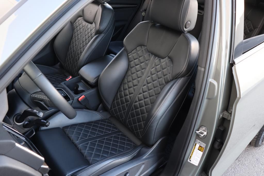 Photo 19 of this AUDI SQ5 PREMIUM PLU