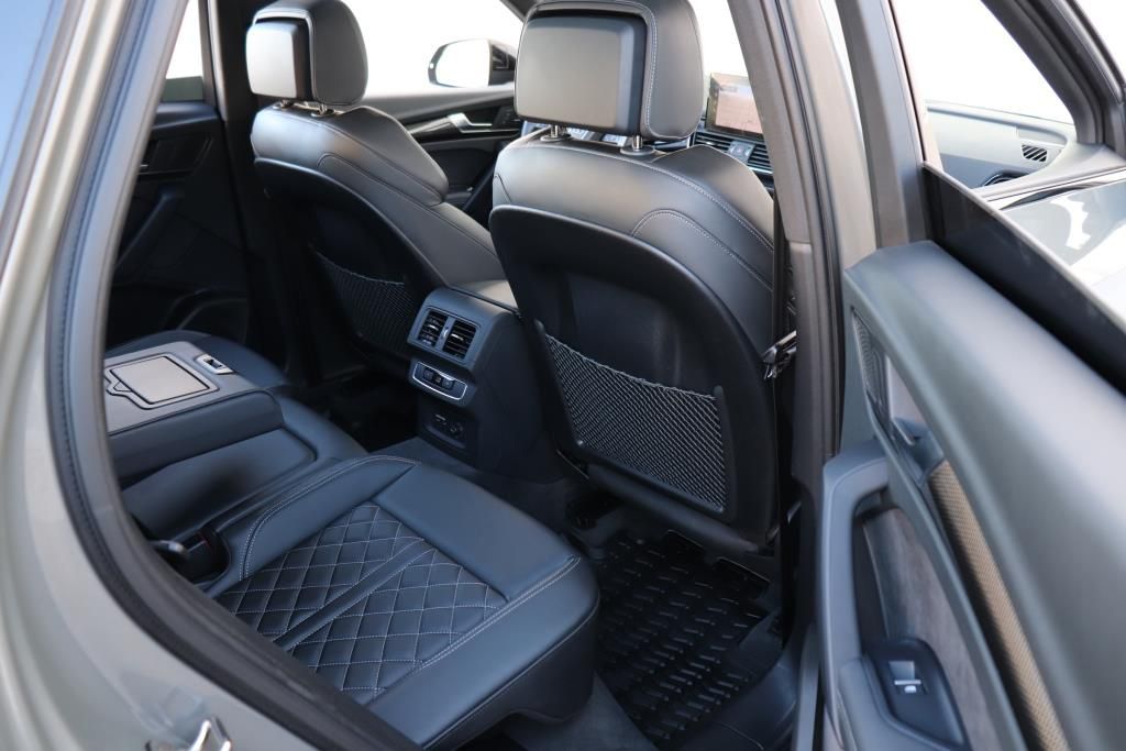 Photo 30 of this AUDI SQ5 PREMIUM PLU