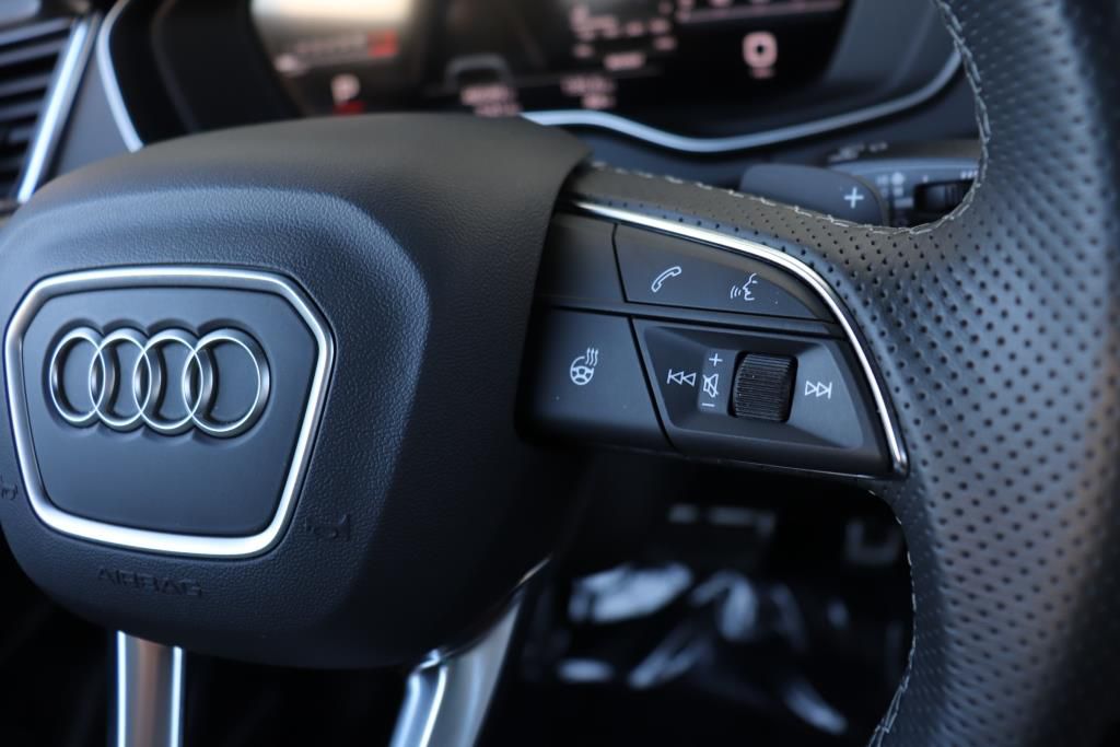 Photo 45 of this AUDI SQ5 PREMIUM PLU
