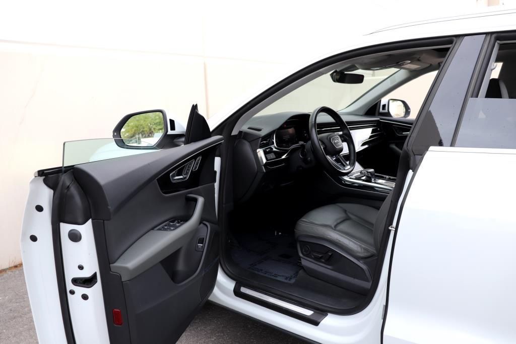 Photo 2 of this AUDI Q8 PREMIUM PLUS