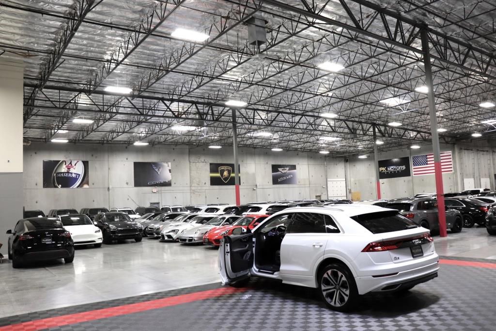 Photo 15 of this AUDI Q8 PREMIUM PLUS