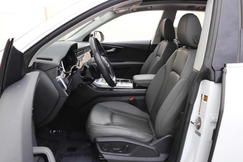 Photo 17 of this AUDI Q8 PREMIUM PLUS