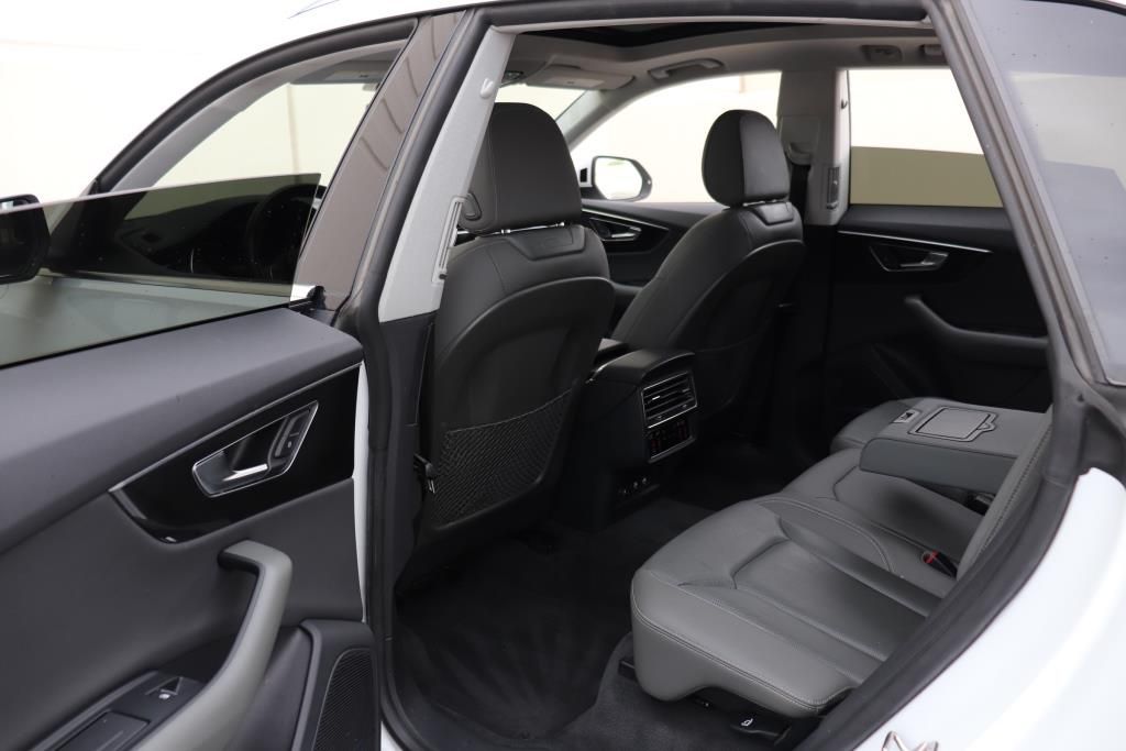 Photo 18 of this AUDI Q8 PREMIUM PLUS