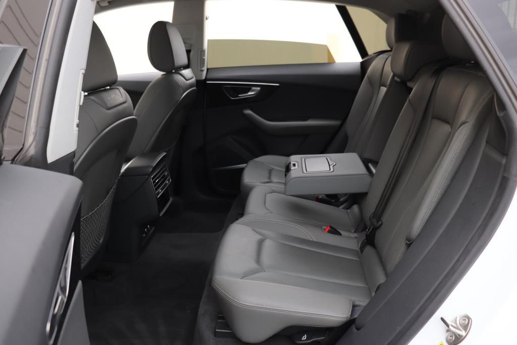 Photo 19 of this AUDI Q8 PREMIUM PLUS