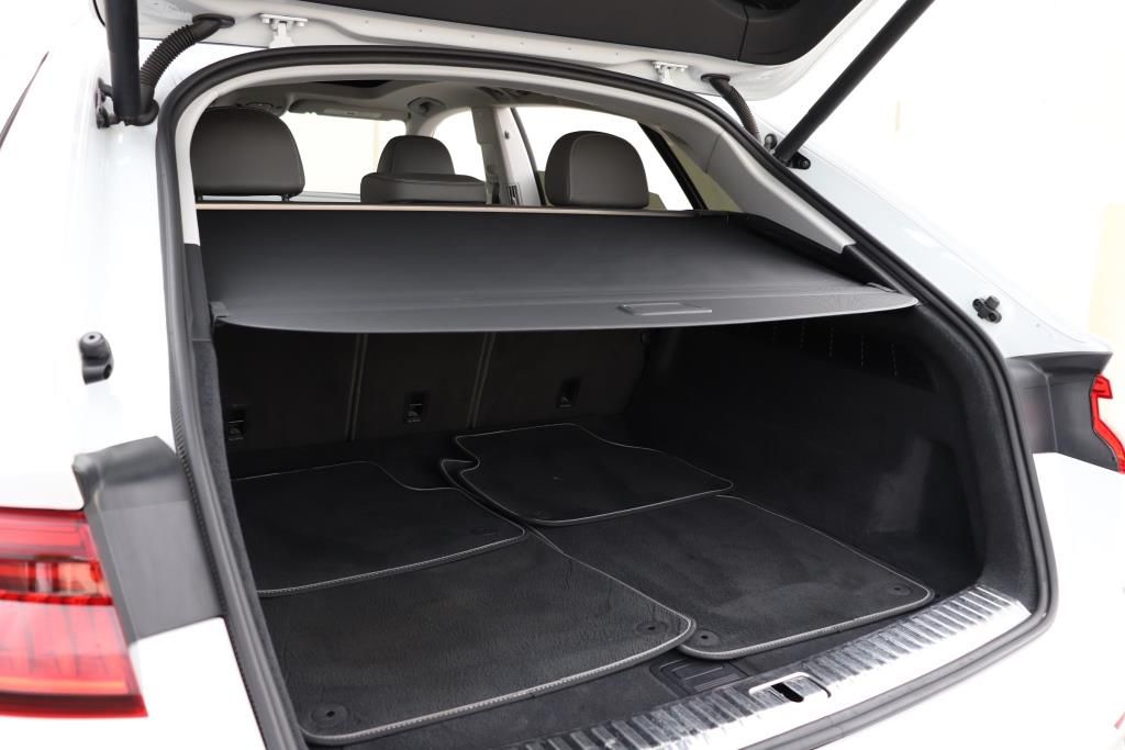 Photo 22 of this AUDI Q8 PREMIUM PLUS
