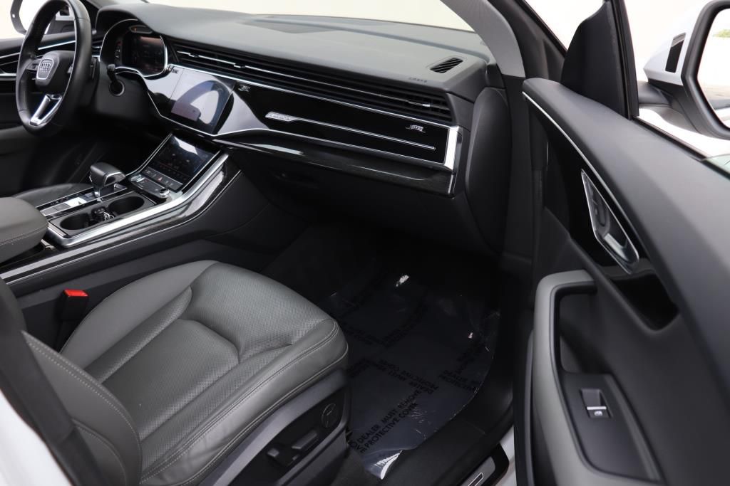 Photo 30 of this AUDI Q8 PREMIUM PLUS