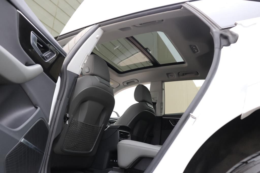 Photo 36 of this AUDI Q8 PREMIUM PLUS