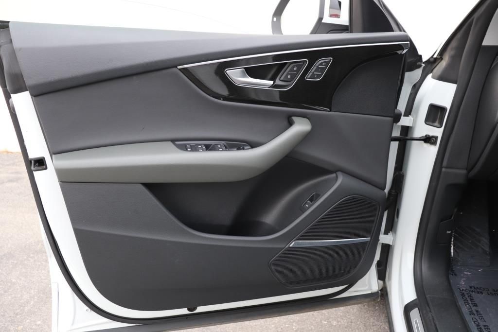 Photo 37 of this AUDI Q8 PREMIUM PLUS