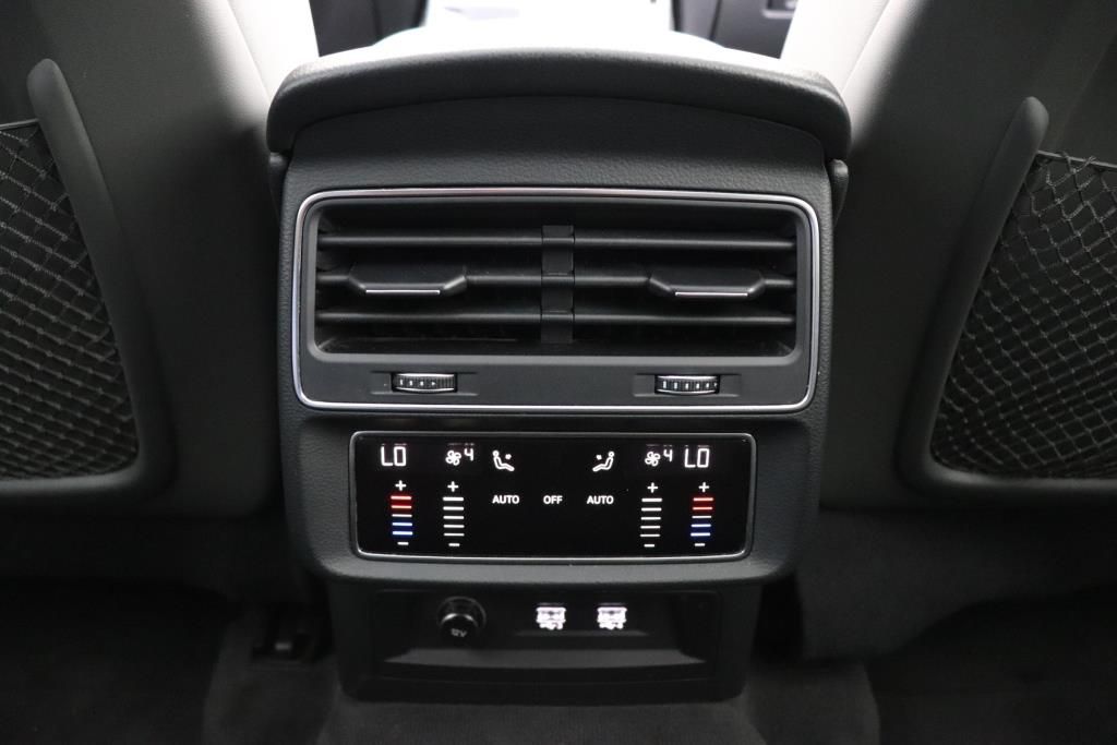 Photo 65 of this AUDI Q8 PREMIUM PLUS