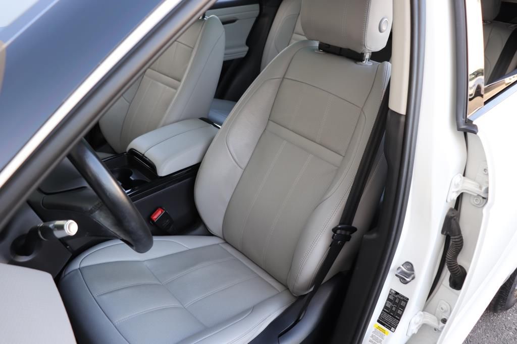 Photo 18 of this LAND ROVER RANGE ROVER EVO