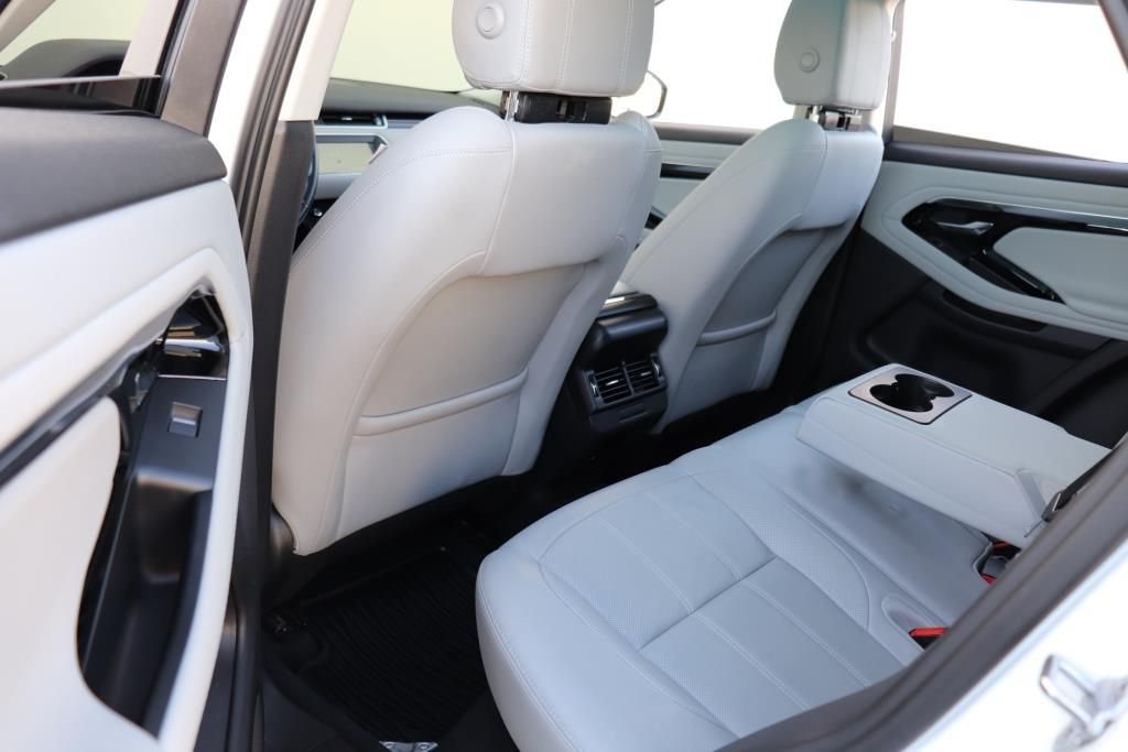 Photo 19 of this LAND ROVER RANGE ROVER EVO