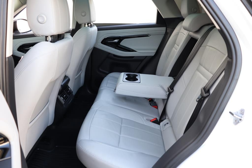 Photo 20 of this LAND ROVER RANGE ROVER EVO