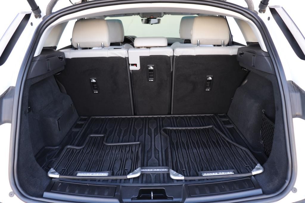 Photo 24 of this LAND ROVER RANGE ROVER EVO