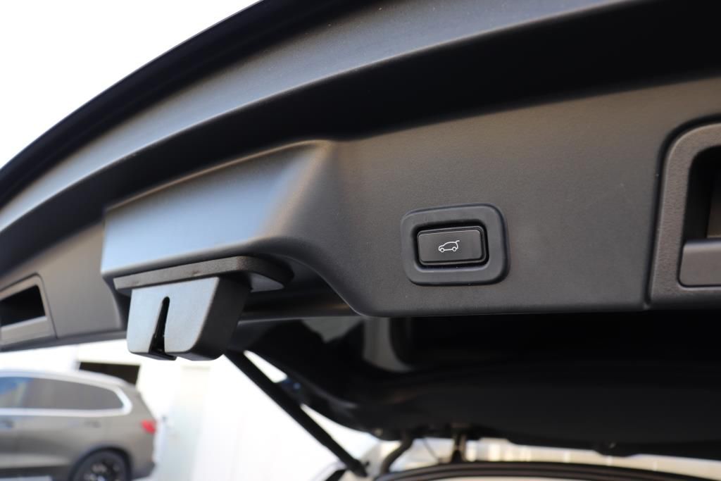 Photo 26 of this LAND ROVER RANGE ROVER EVO