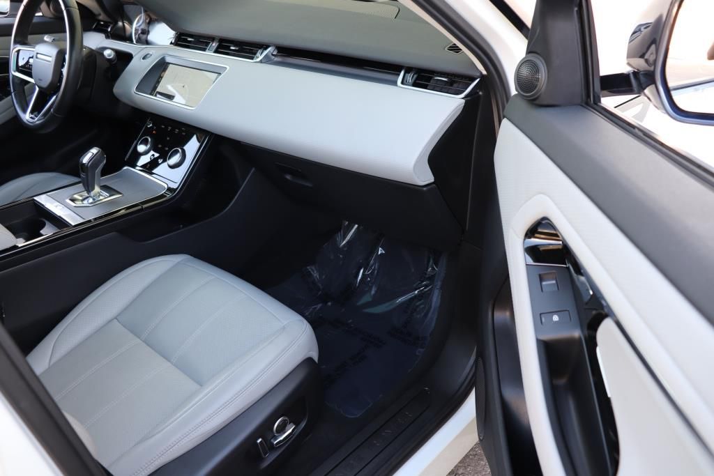 Photo 30 of this LAND ROVER RANGE ROVER EVO