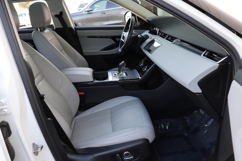 Photo 32 of this LAND ROVER RANGE ROVER EVO