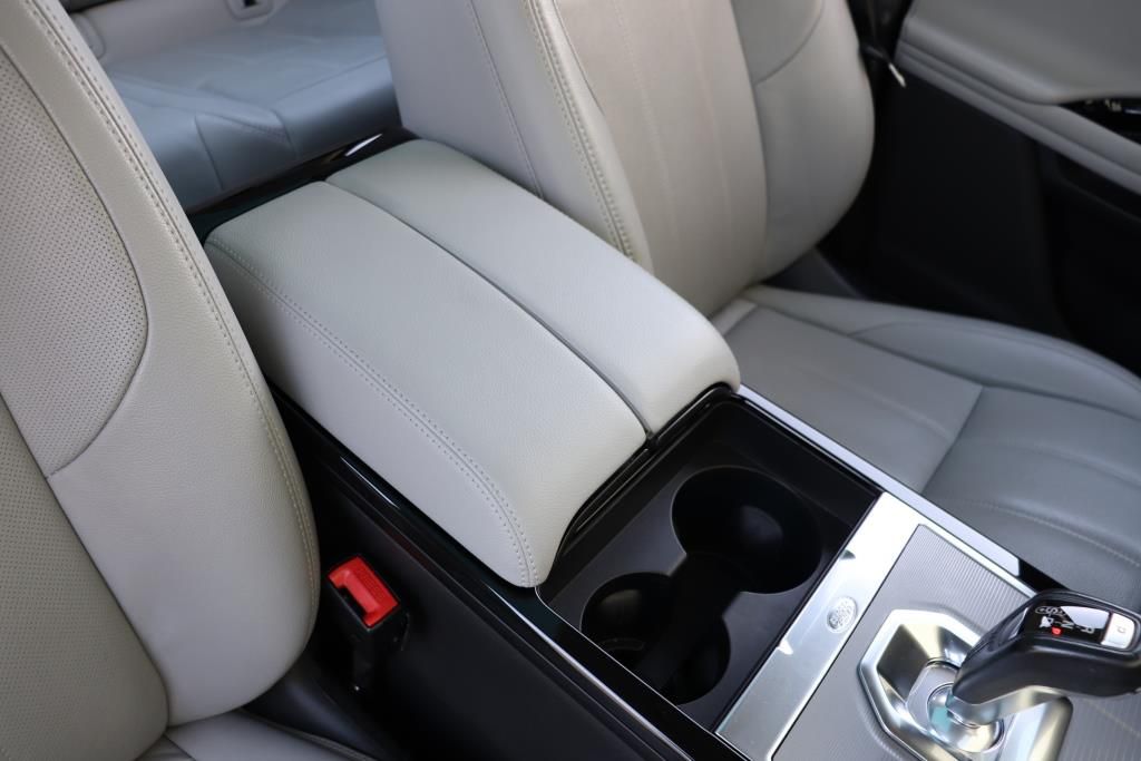 Photo 54 of this LAND ROVER RANGE ROVER EVO