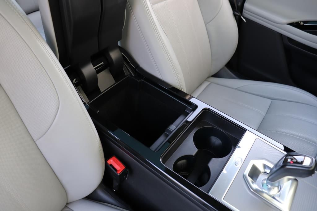 Photo 55 of this LAND ROVER RANGE ROVER EVO