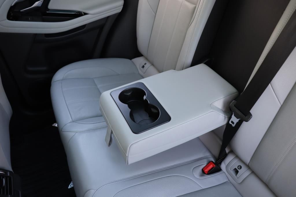 Photo 65 of this LAND ROVER RANGE ROVER EVO