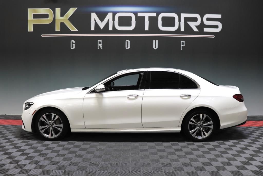 Photo 3 of this MERCEDES-BENZ E-CLASS E350 4M