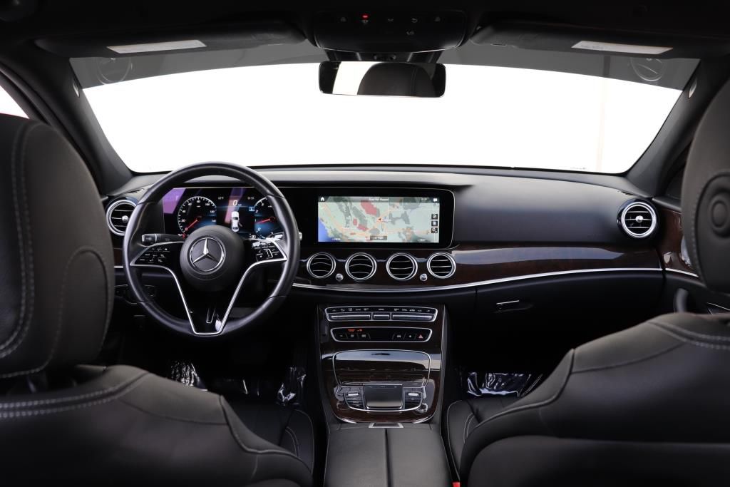 Photo 34 of this MERCEDES-BENZ E-CLASS E350 4M