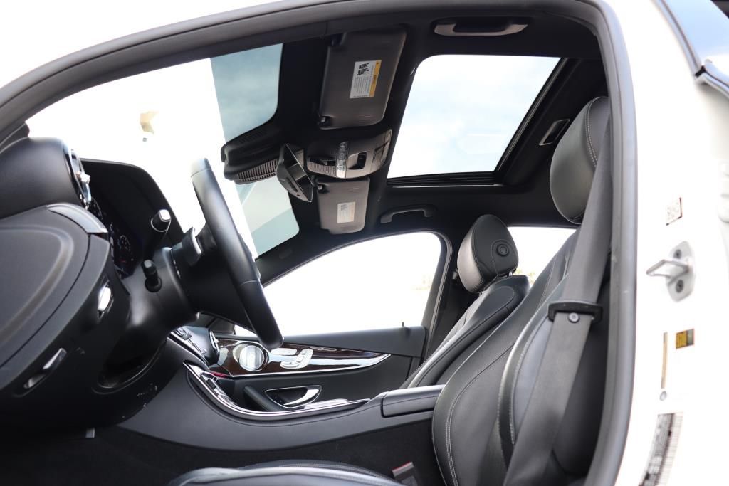 Photo 37 of this MERCEDES-BENZ E-CLASS E350 4M