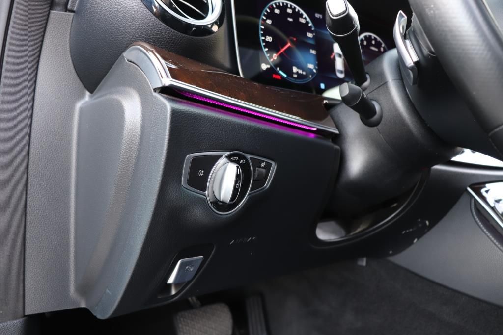 Photo 38 of this MERCEDES-BENZ E-CLASS E350 4M
