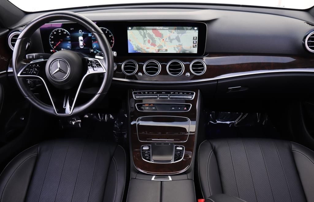 Photo 44 of this MERCEDES-BENZ E-CLASS E350 4M