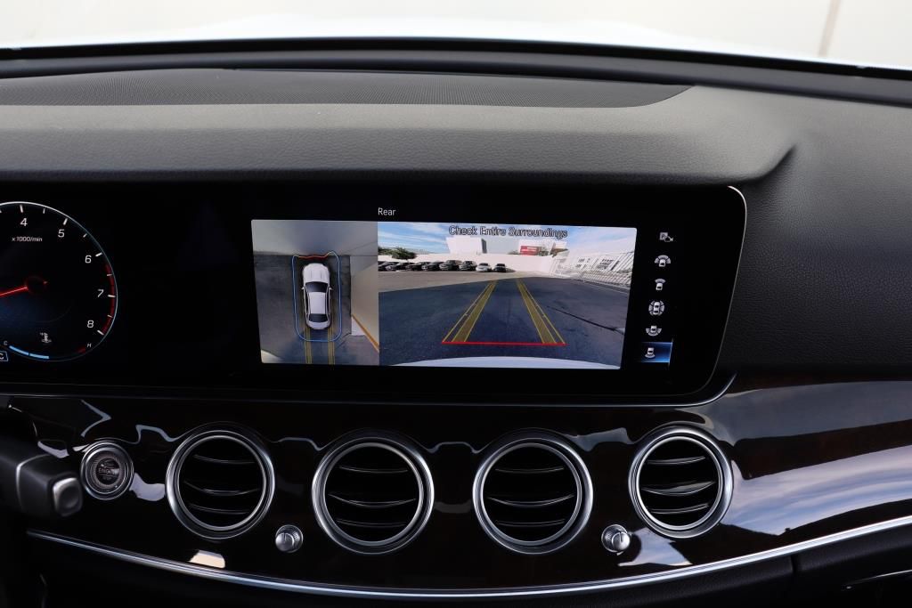 Photo 47 of this MERCEDES-BENZ E-CLASS E350 4M