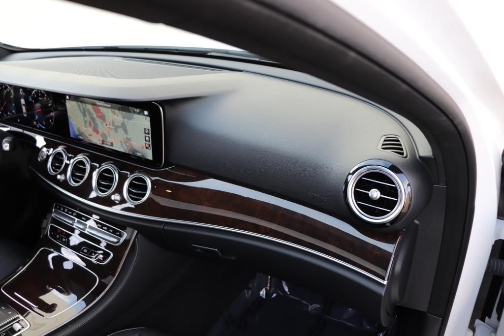 Photo 49 of this MERCEDES-BENZ E-CLASS E350 4M