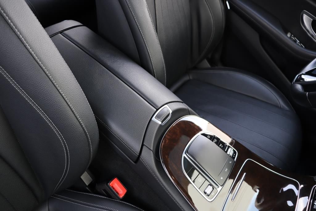 Photo 51 of this MERCEDES-BENZ E-CLASS E350 4M