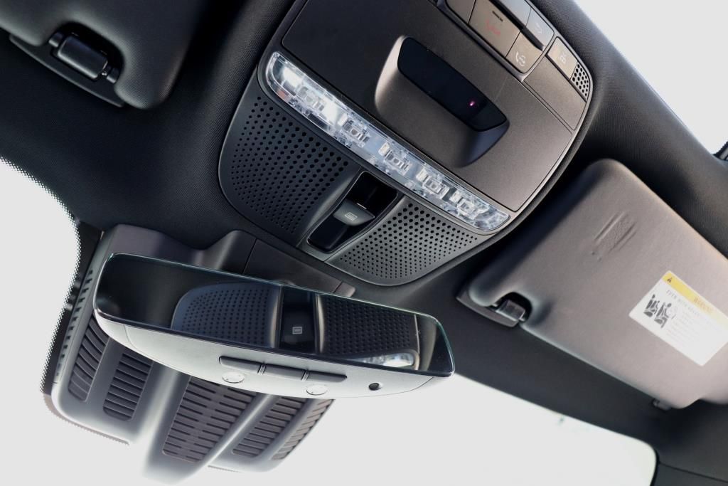 Photo 57 of this MERCEDES-BENZ E-CLASS E350 4M