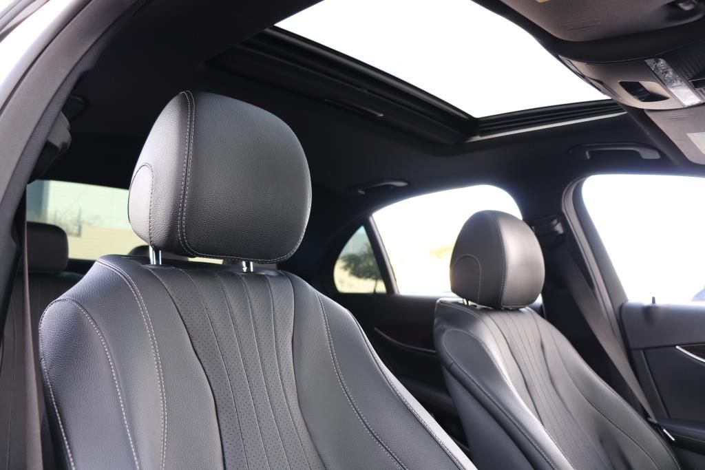Photo 58 of this MERCEDES-BENZ E-CLASS E350 4M