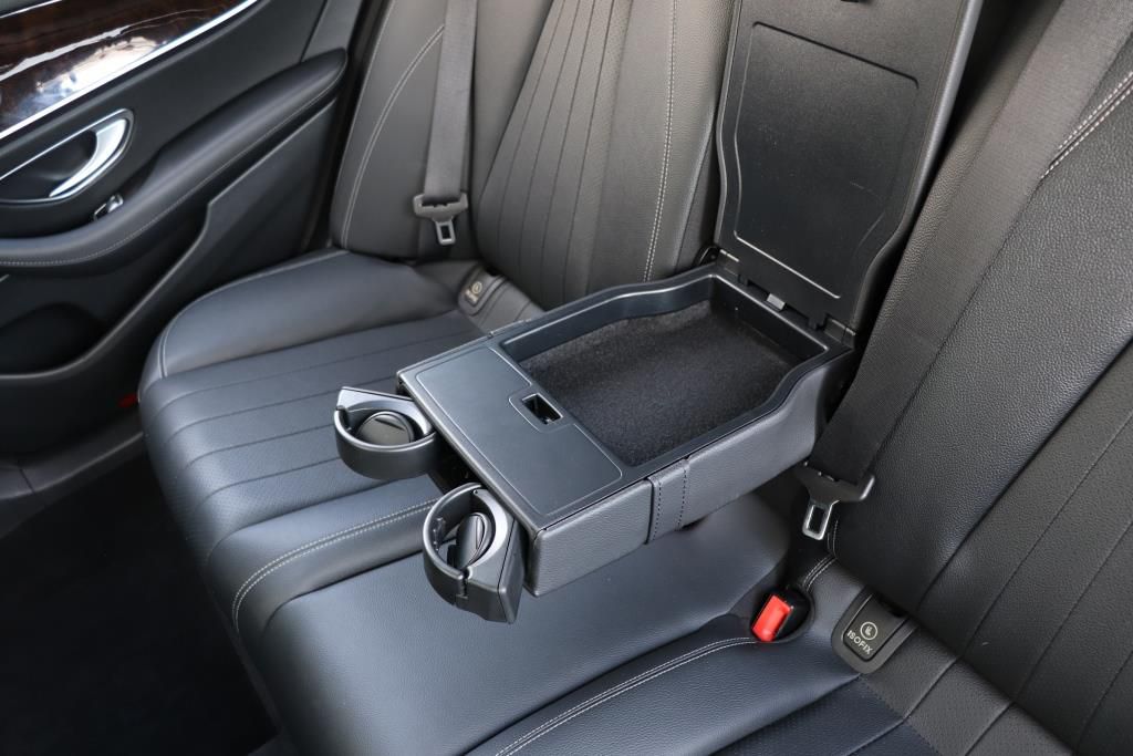 Photo 62 of this MERCEDES-BENZ E-CLASS E350 4M