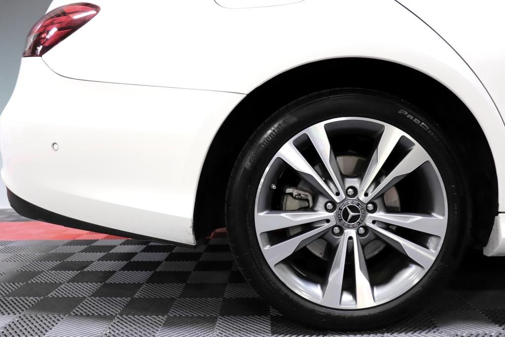 Photo 73 of this MERCEDES-BENZ E-CLASS E350 4M