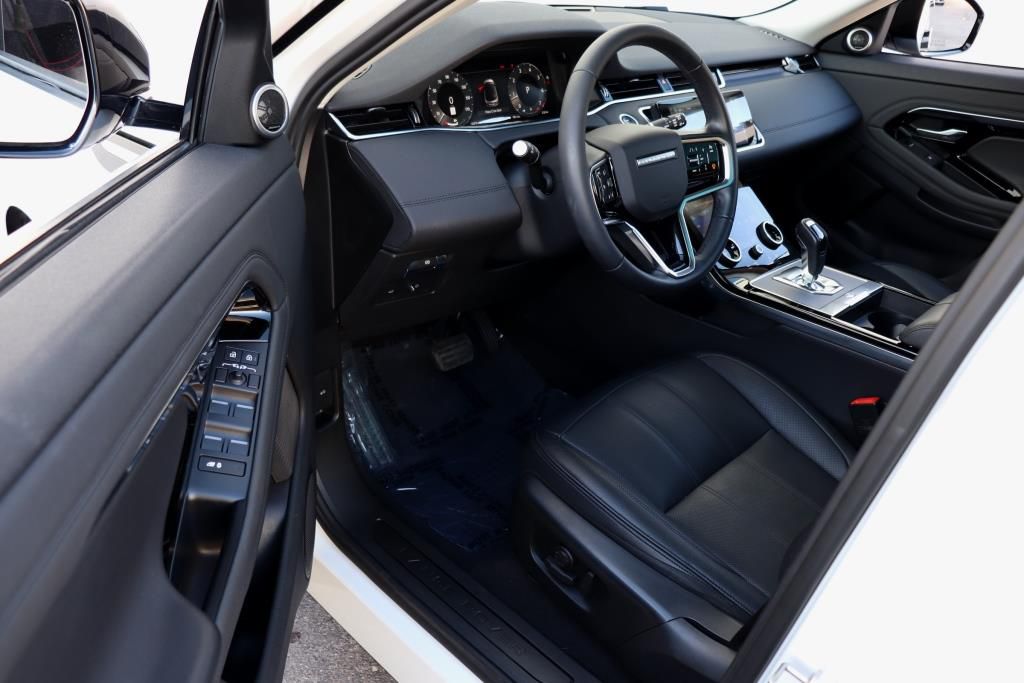 Photo 15 of this LAND ROVER RANGE ROVER EVO